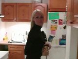 Rychlovka v kuchyni se sexy n�mkou + creampie bonus - freevideo