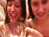 Miska plná spermatu pro dvě nestydaté kurvičky - freevideo