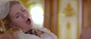 Sexy blondýnka udělá přítele, než půjde ven - freevideo
