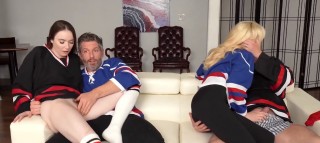 Fanatičtí otcové věří, že jejich team vyhraje, pokud dcerám nadělí orgasmus - freevideo